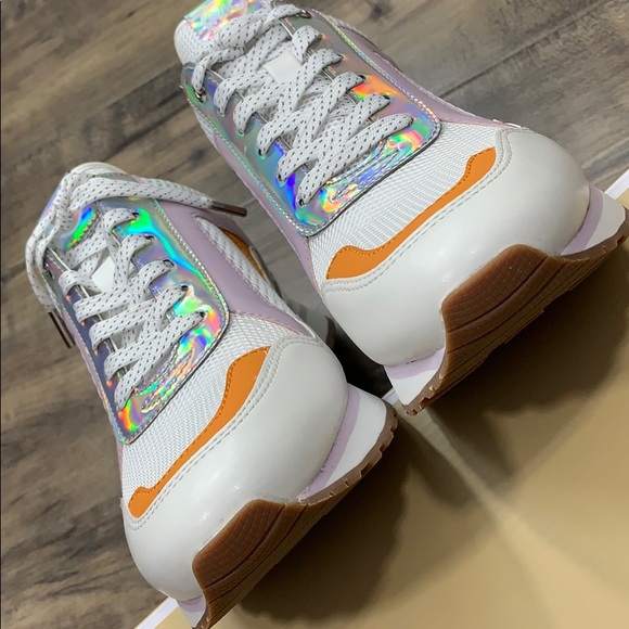 MICHAEL KORS WILMA TRAINER METALLIC PU OPT/SILVER - Picture 7 of 16